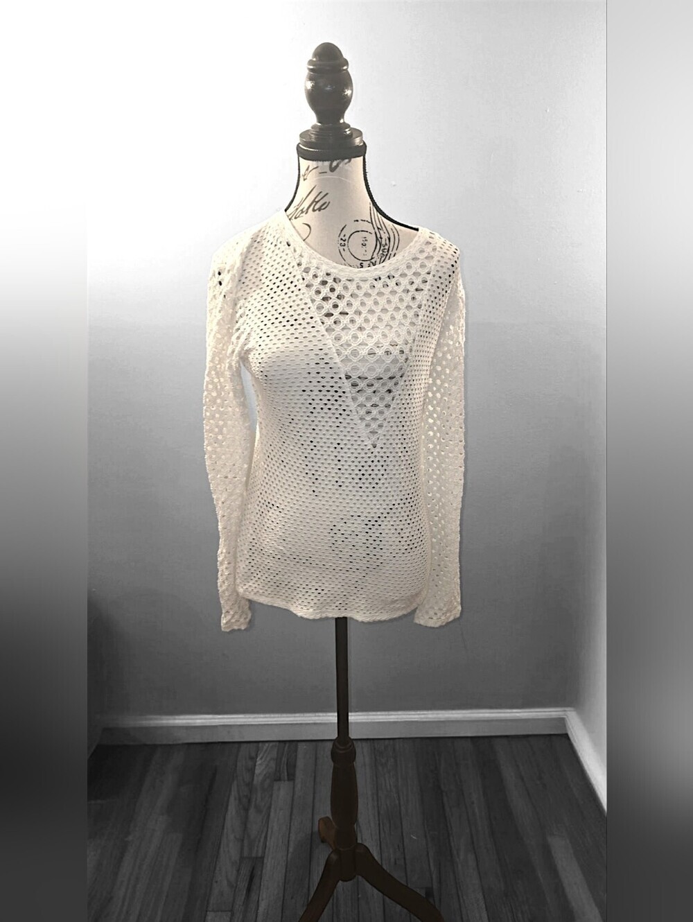 BCBGMaxAzria White Long-Sleeve Openwork Knit Top